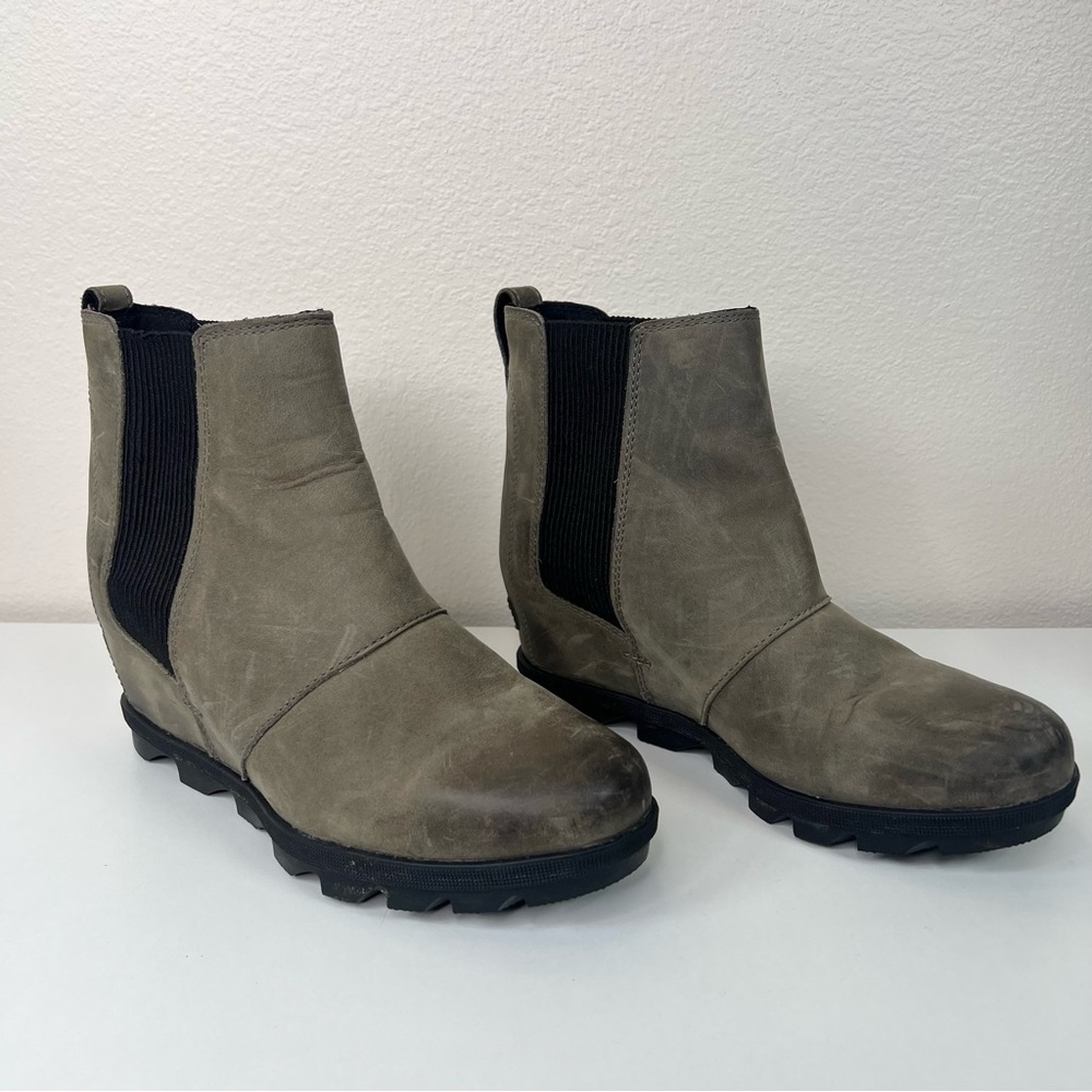 Sorel Joan of Artic Wedge II Chelsea Boots Sage Green Waterproof Leather Sz 9